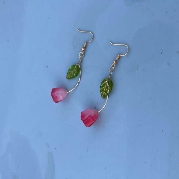 New  - Flower Dangle Earrings- 18k Gold Hook. - Picture 2 of 6